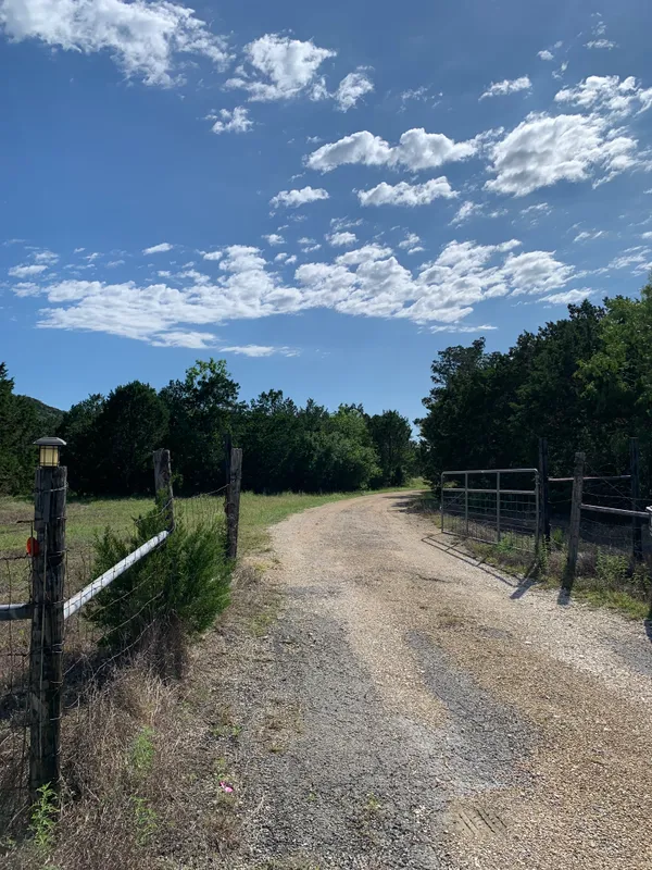 $990,000 | 14156 State Highway 16 South, Pipe Creek, TX 78063
