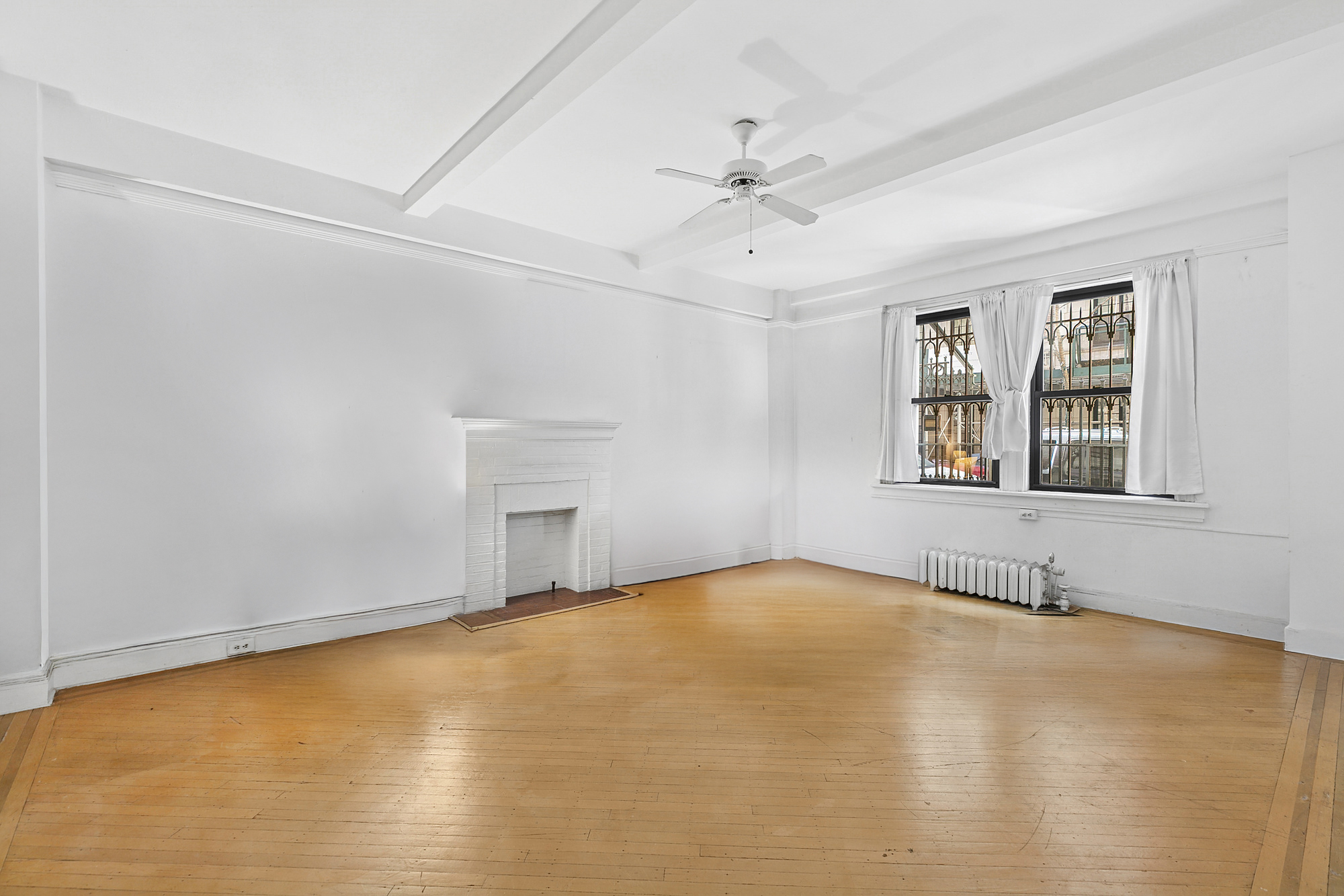 33 West 67th Street, Unit FE Manhattan, NY 10023 - Photo 10 of 16 Gallery Image 10