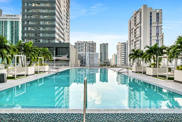 $419,999 | 690 Southwest 1st Court, Unit 1709, Miami, FL 33130