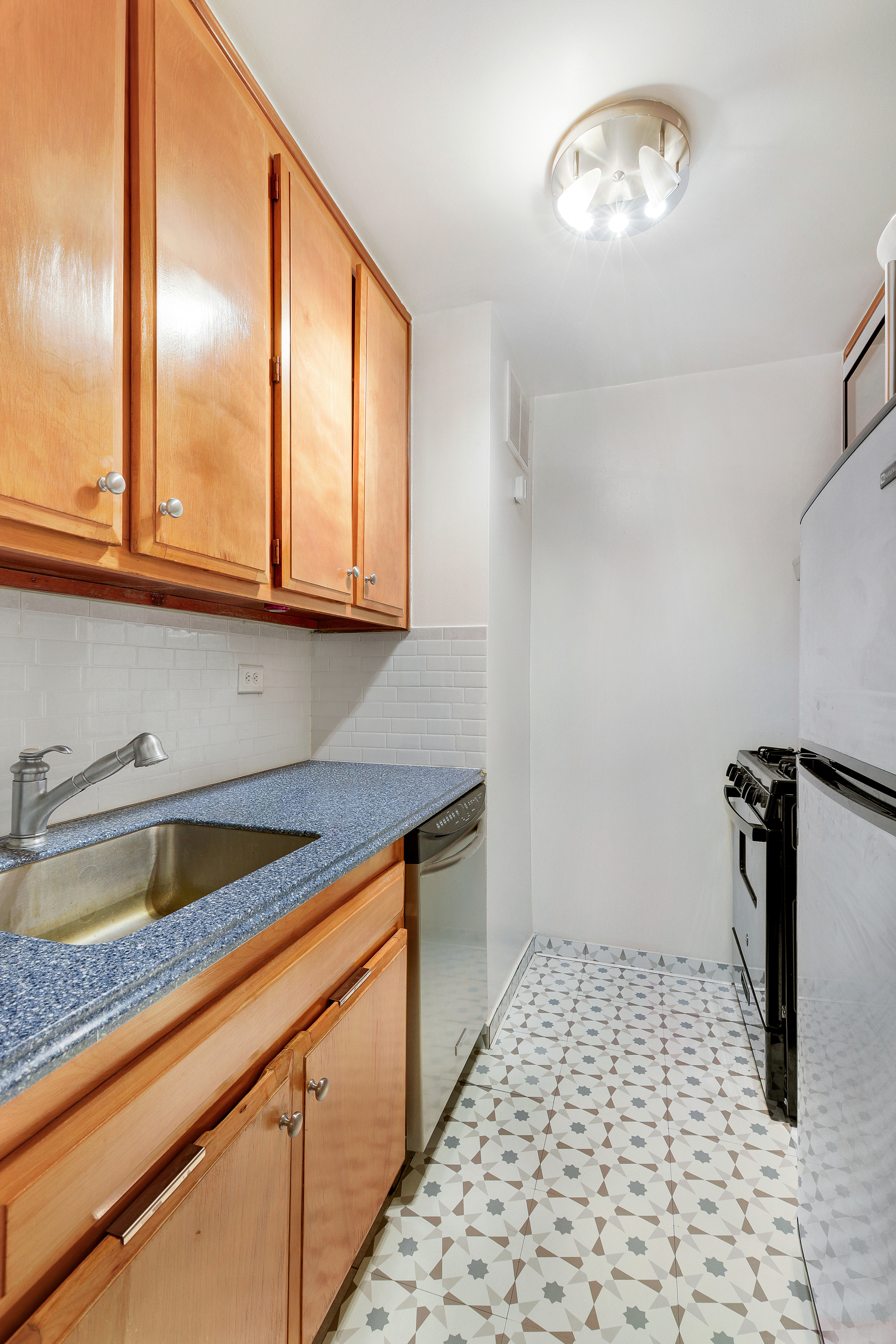 7 East 14th Street, Unit 1004 Manhattan, NY 10003 - Photo 6 of 8
