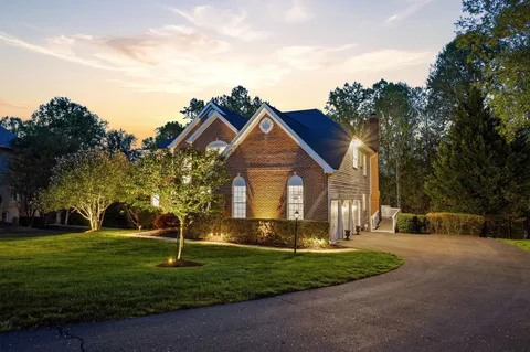 $1,800,000 | 1283 Cobble Pond Way, Vienna, VA 22182