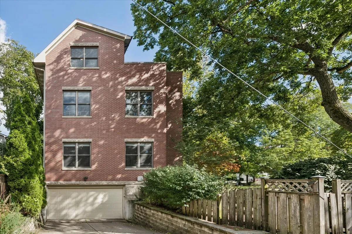 $699,999 | 532 Wesley Avenue, Unit WEST, Evanston, IL 60202