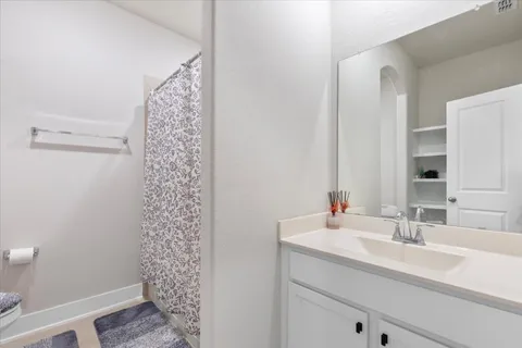 $425,000 | 450 Durian Loop, Buda, TX 78610