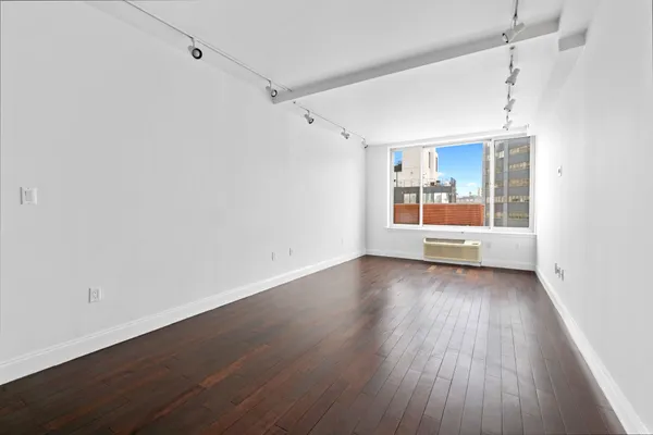 $859,000 | 13-11 Jackson Avenue, Unit 8D | Long Island City