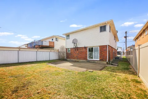 $969,000 | 162-07 86th Street | Rockwood Park