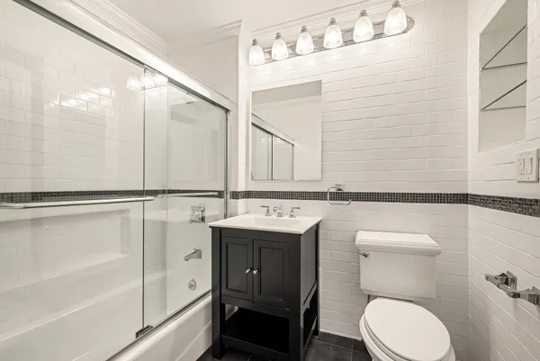 $7,995 | 404 East 76th Street, Unit 7C | Lenox Hill