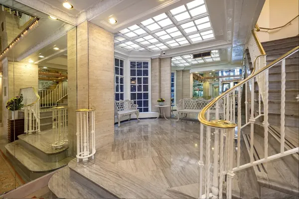 $8,895 | 101 West 55th Street, Unit 711 | Midtown Central