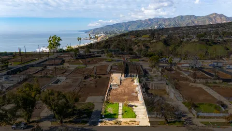 $3,195,000 | 527 Vía De La Paz, Pacific Palisades, CA 90272