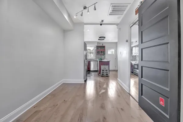 $3,000 | 639 20th Street Northeast, Washington, DC 20002
