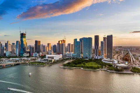 $5,199,000 | 1040 Biscayne Boulevard, Unit 4403, Miami, FL 33132