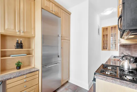 $550,000 | 136 East 36th Street, Unit 11F | Murray Hill