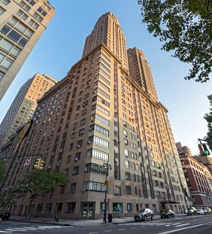 25 Central Park West, Unit 14R Manhattan, NY 10023 - Photo 21 of 22 a front view of a building