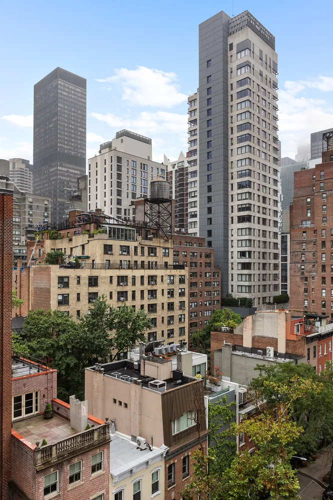 $749,000 | 335 East 51st Street, Unit 9D | Midtown East