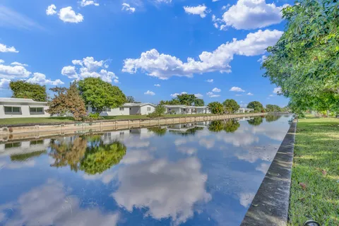 $325,999 | 7115 Northwest 73rd Street, Tamarac, FL 33321