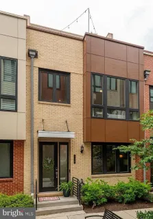 $965,000 | 128 Cambria Walk, Alexandria, VA 22304