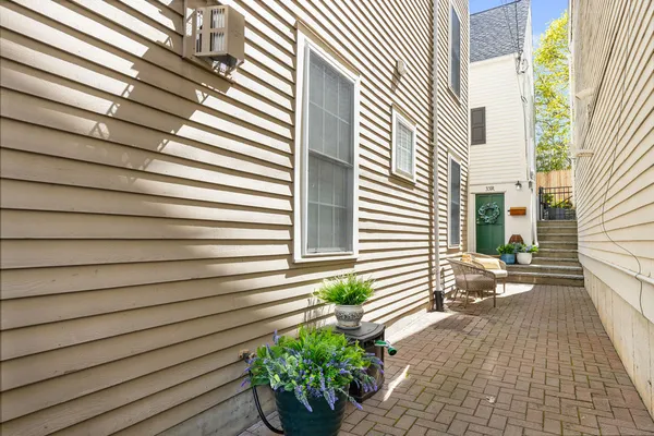 $1,169,000 | 33 Belmont Street, Unit 4, Charlestown, MA 02129