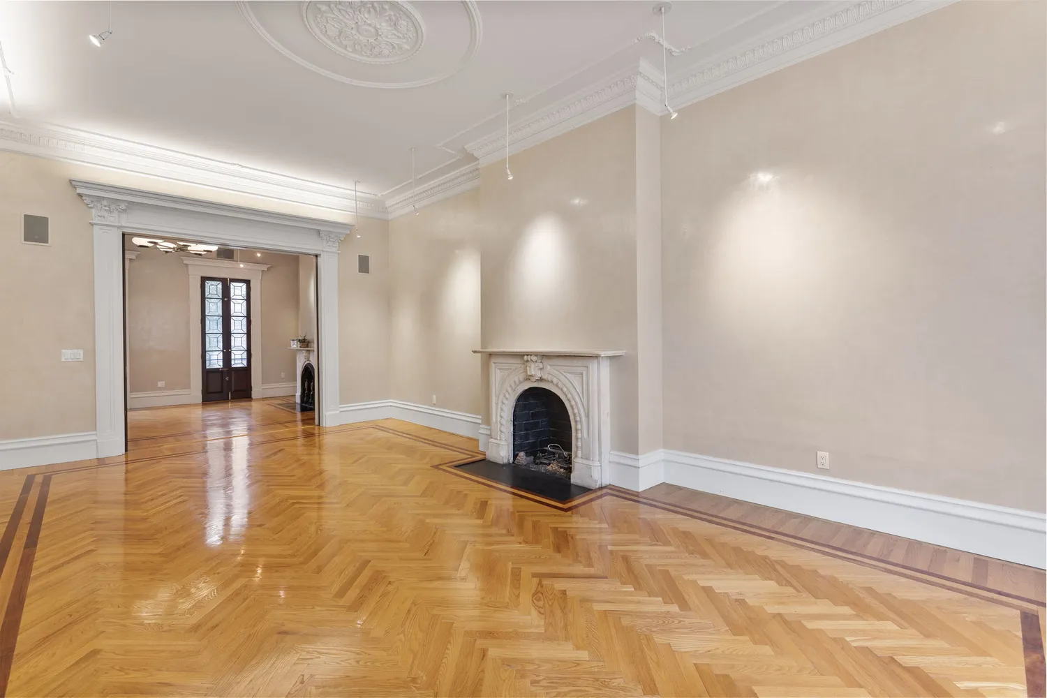 $2,650,000 | 22 Worcester Square, Unit 1, Boston, MA 02118