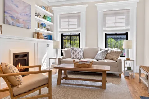 Contact Agent | 121 West Concord Street, Unit 1, Boston, MA 02118