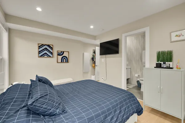 $635,000 | 14 T Street Northeast, Unit 1, Washington, DC 20002