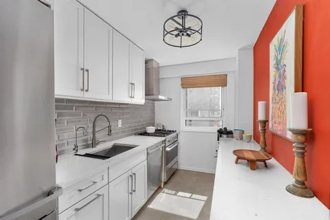$629,000 | 230 Jay Street, Unit 10H | Downtown Brooklyn
