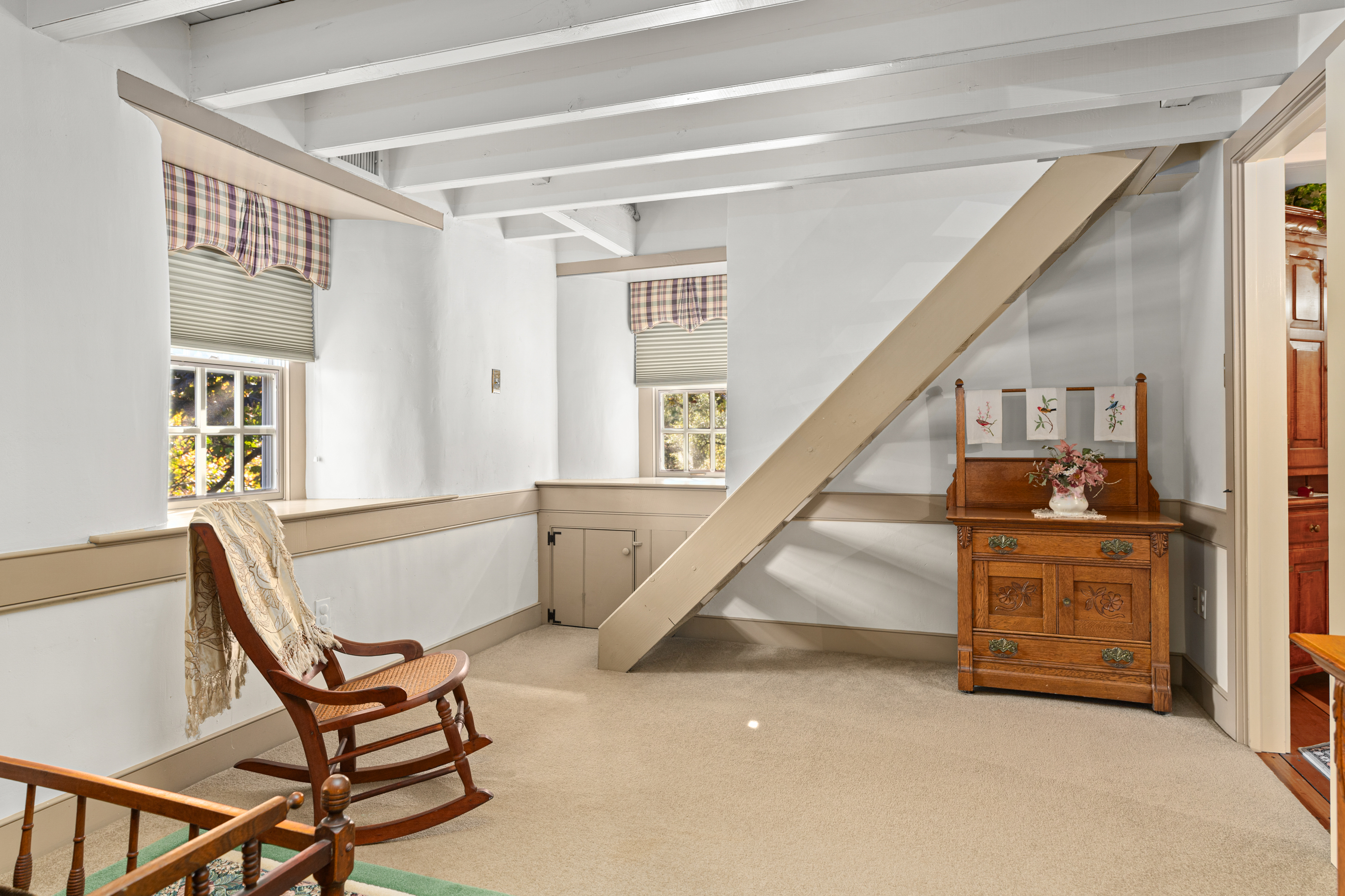 791 Grubbs Mill Road Berwyn, PA 19312 - Photo 43 of 76 a living room with wooden floor and furniture