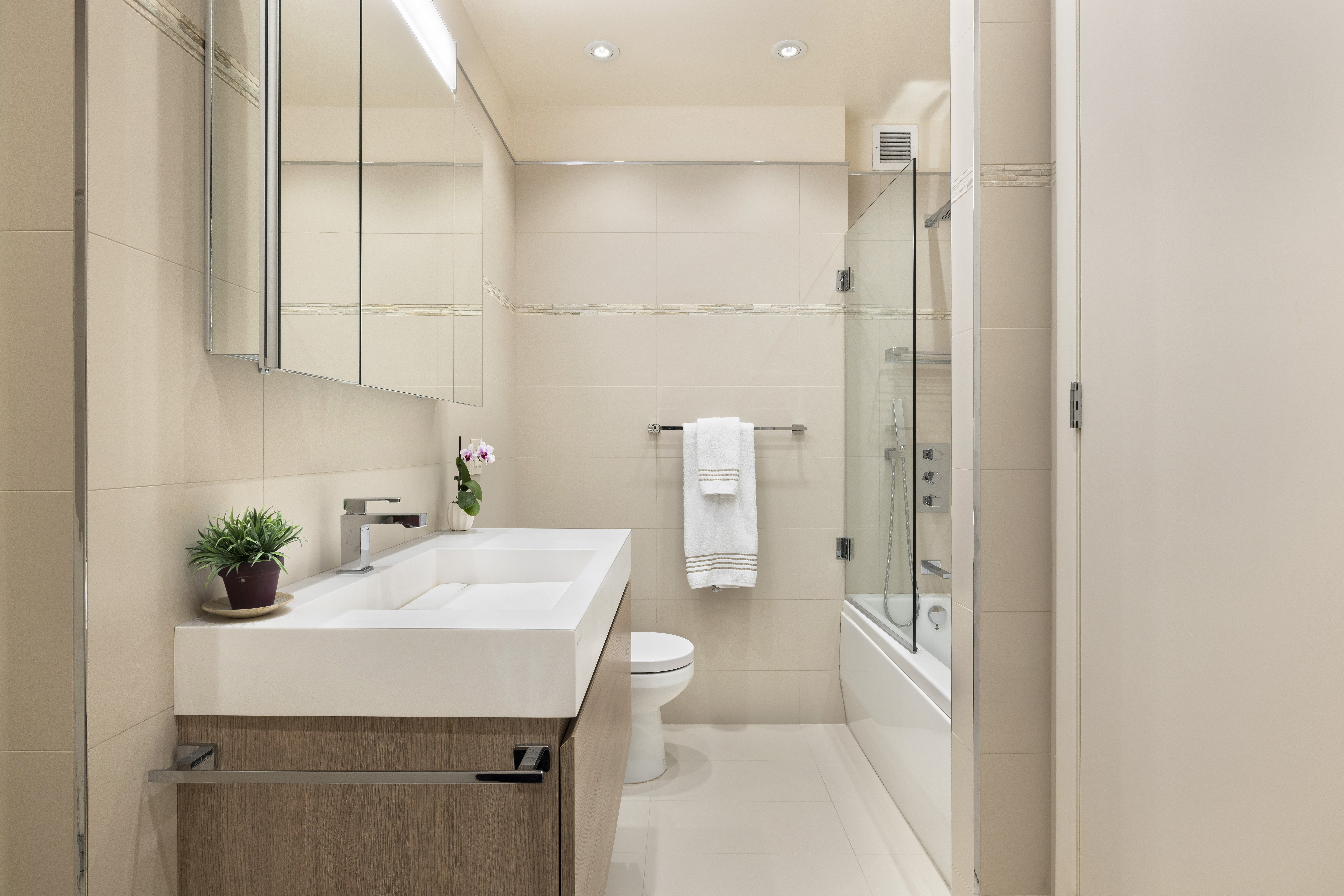 45 East 89th Street, Unit 39D Manhattan, NY 10128 - Photo 8 of 17