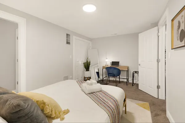 $5,000 | 1727 North Clybourn Avenue, Unit 1, Chicago, IL 60614