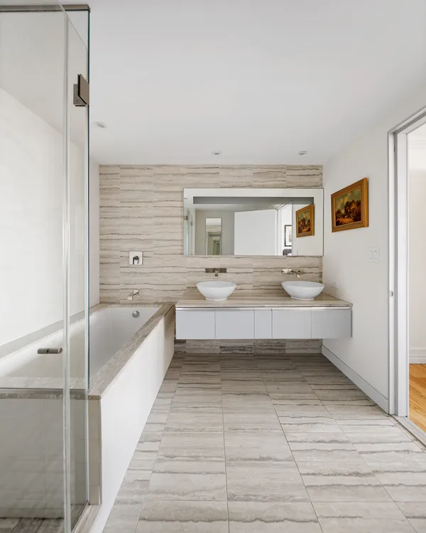 $2,988,000 | 322 West 57th Street, Unit 33U | Hell's Kitchen