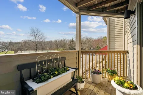 $595,000 | 2110 Chesapeake Harbour Drive East, Unit 101, Annapolis, MD 21403