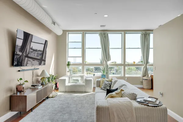 $575,000 | 10 Ocean Avenue, Unit 403, Revere, MA 02151