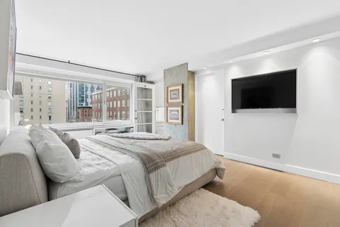 $2,700,000 | 1065 Park Avenue, Unit 4BC | Upper East Side