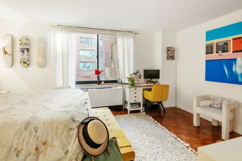 $1,625,000 | 275 Greenwich Street, Unit 2A | TriBeCa