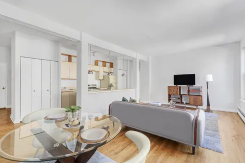 $759,000 | 314 West 94th Street, Unit 5D | Upper West Side