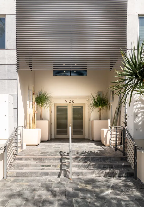 $2,089,000 | 928 Croft Avenue, Unit 303, Los Angeles, CA 90069