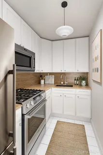 $525,000 | 235 East 87th Street, Unit 8E | Upper East Side