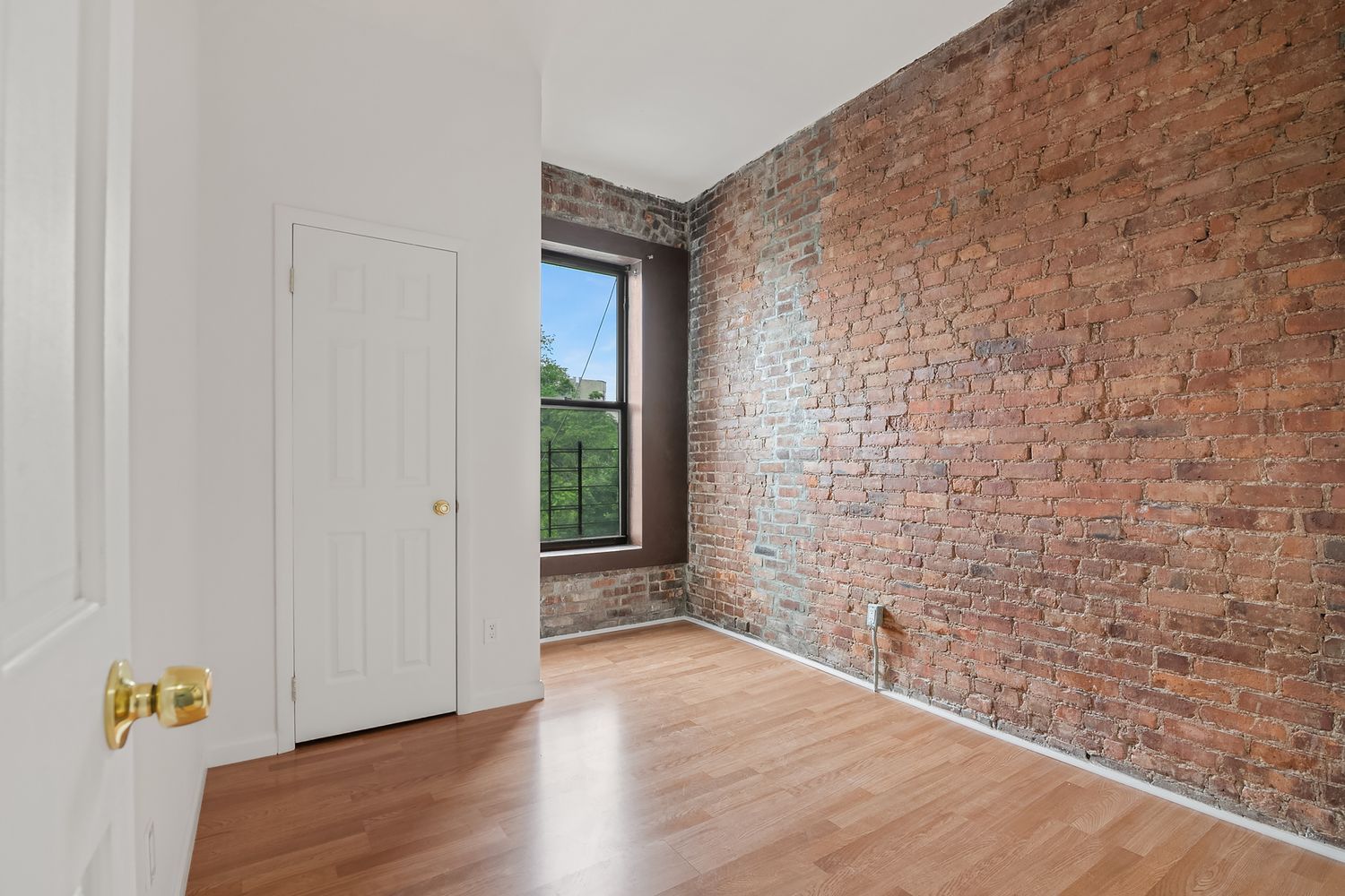 1978 Madison Avenue, Unit 5 Manhattan, NY 10035 - Photo 4 of 10 a view of an entryway of the house