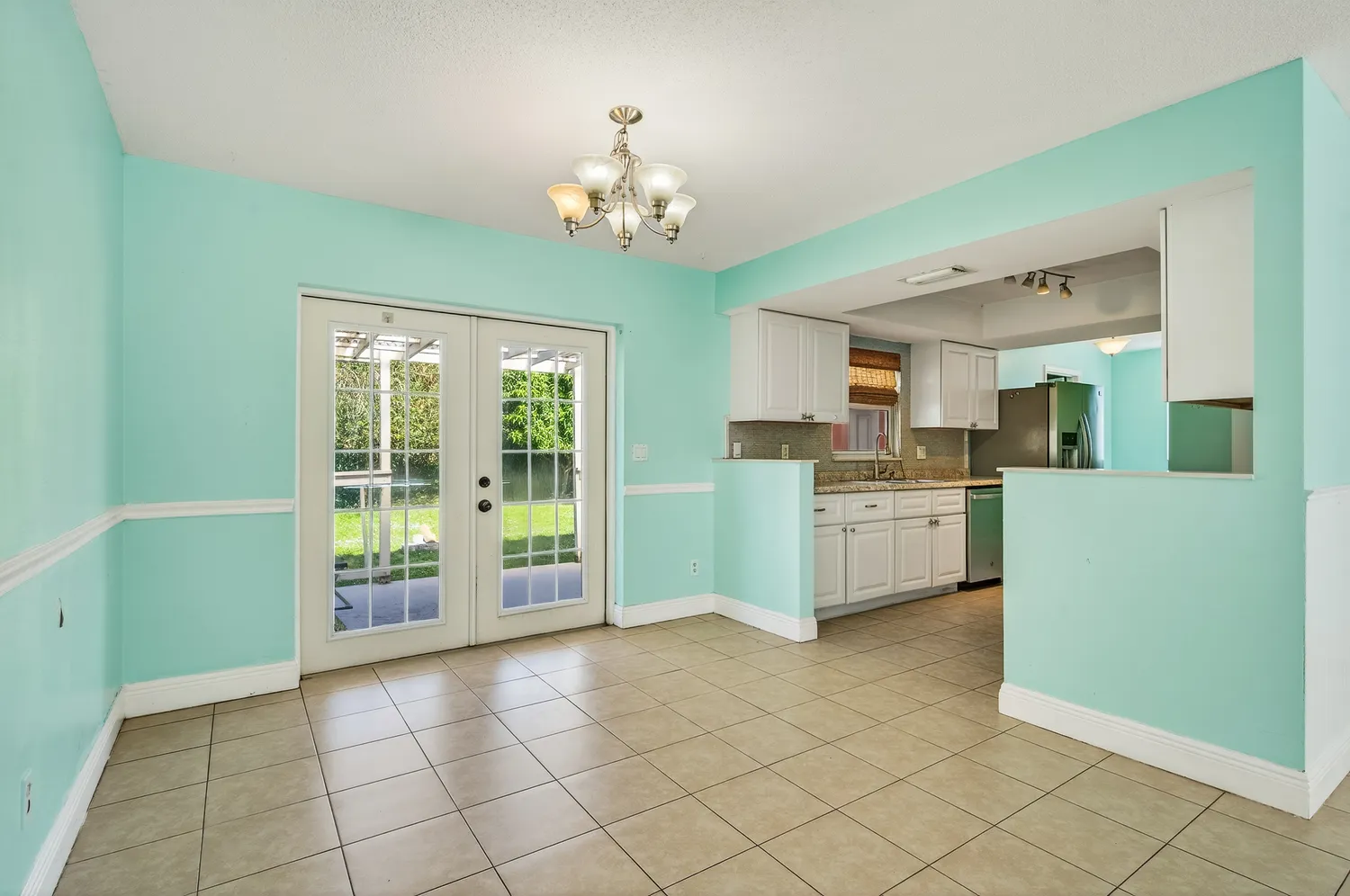 $330,000 | 2444 1st Place Southwest, Vero Beach, FL 32962