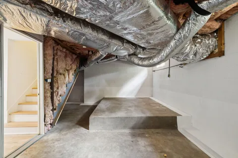 a view of a livingroom with an empty space