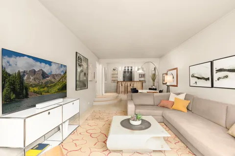 $1,295,000 | 155 West 20th Street, Unit 4E | Chelsea