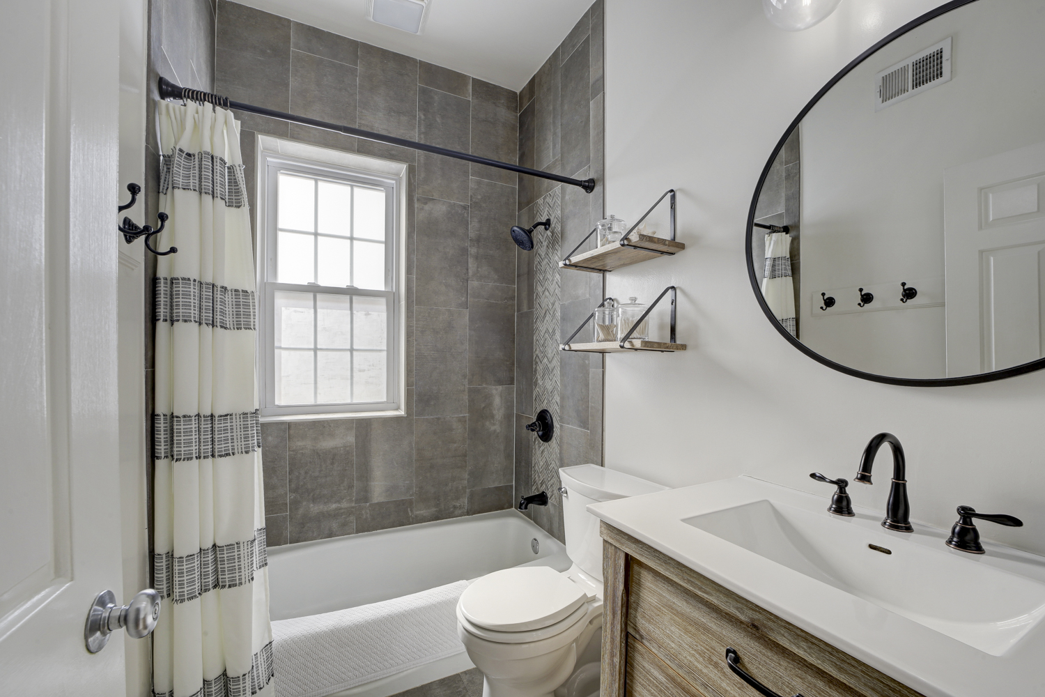 308 East Capitol Street Northeast, Unit 8 Washington, DC 20003 - Photo 19 of 29