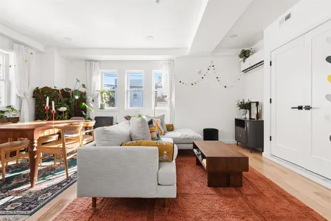 $5,000 | 310 4th Street, Unit 2A, Union City, NJ 07087