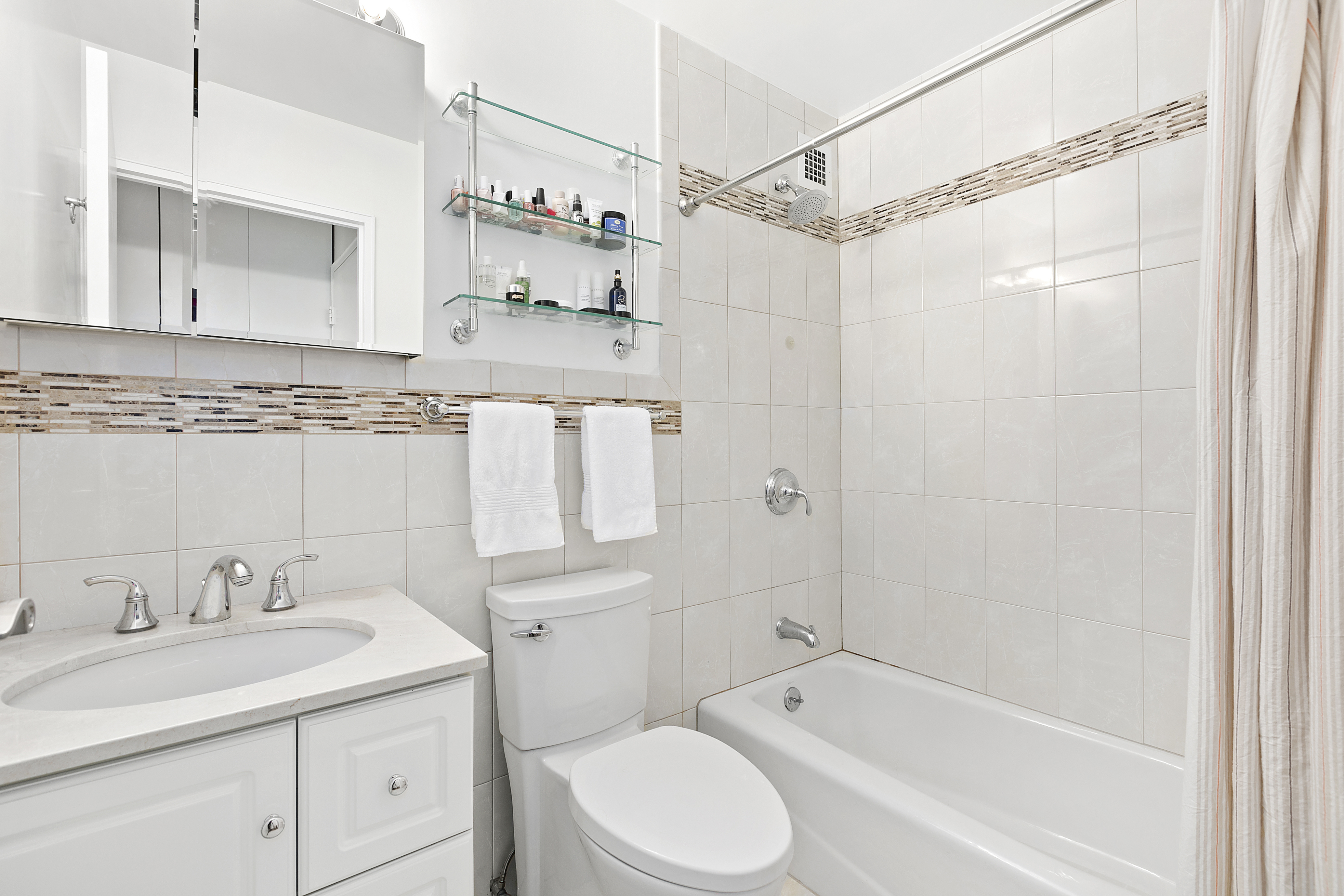 301 East 79th Street, Unit 35G Manhattan, NY 10075 - Photo 5 of 13