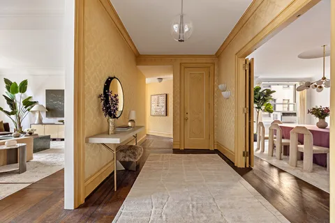 $3,595,000 | 875 Park Avenue, Unit 11C | Upper East Side