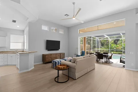 $995,000 | 1717 Winding Oaks Way, Naples, FL 34109