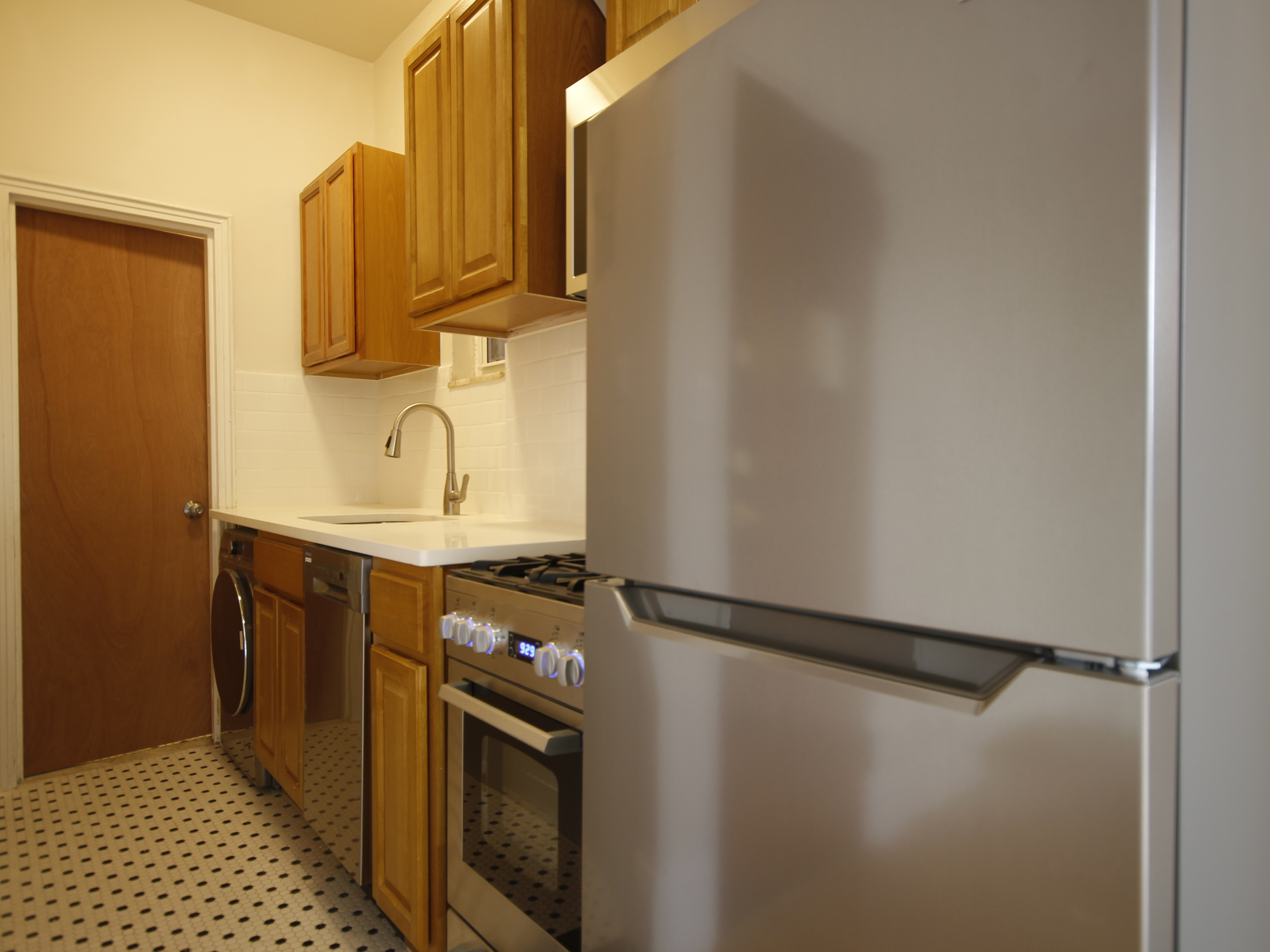 105 Riverside Drive, Unit 2F Manhattan, NY 10024 - Photo 9 of 11 Gallery Image 9
