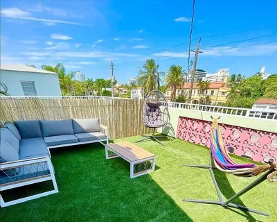 $3,800,000 | 2822 Pine Tree Drive, Miami Beach, FL 33140