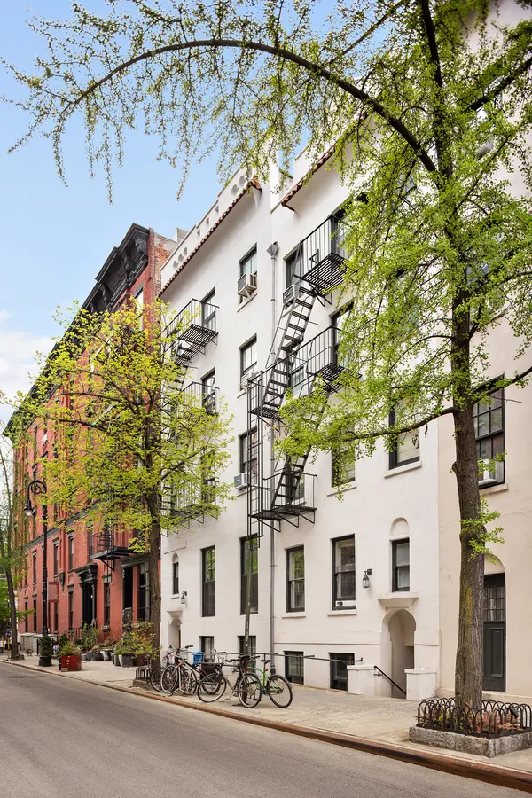 $4,995 | 118 Perry Street, Unit J45 | West Village