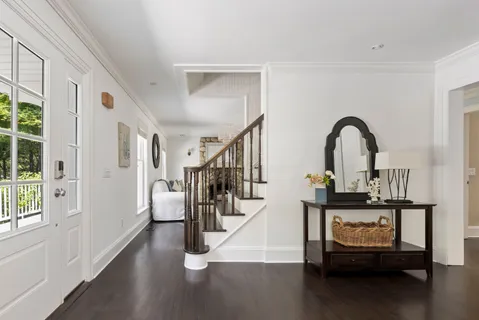 $3,590,000 | 344 Accabonac Road, East Hampton, NY 11937