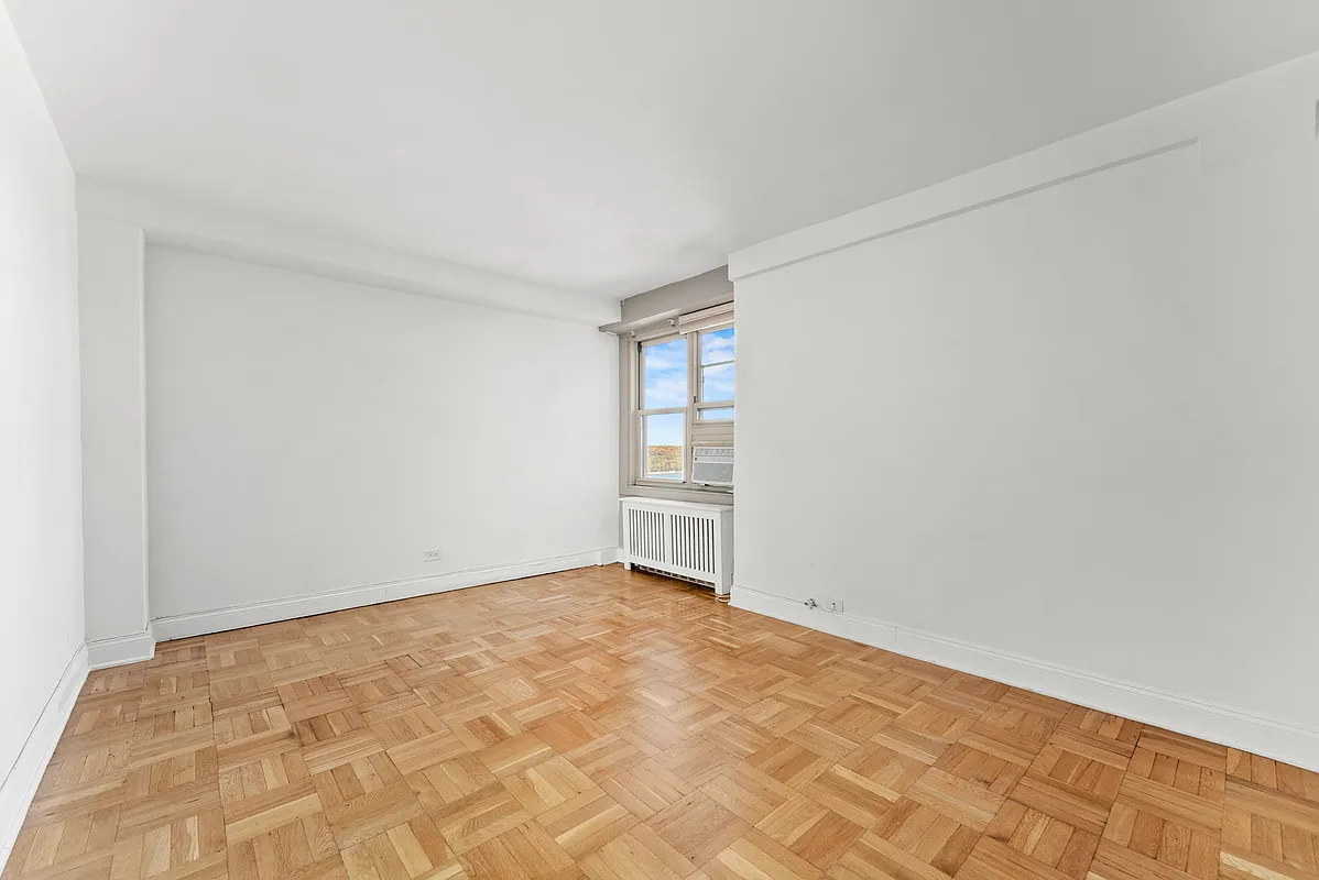 900 West 190th Street, Unit 11A Manhattan, NY 10040 - Photo 10 of 12