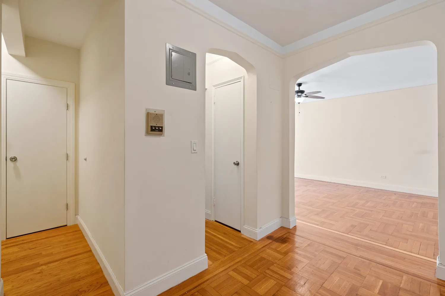 41-09 41st Street, Unit 5C Queens, NY 11104 - Photo 9 of 13